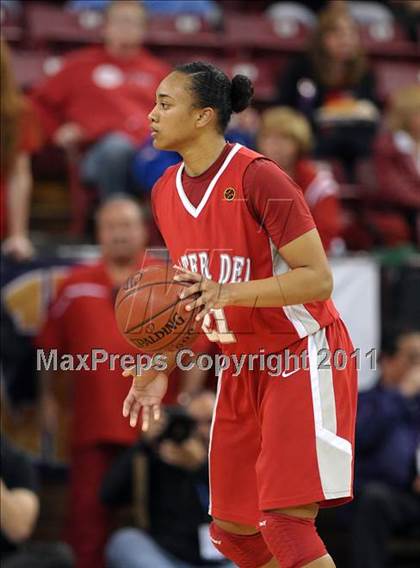 Thumbnail 1 in Mater Dei vs. Berkeley (CIF State D1 Final) photogallery.