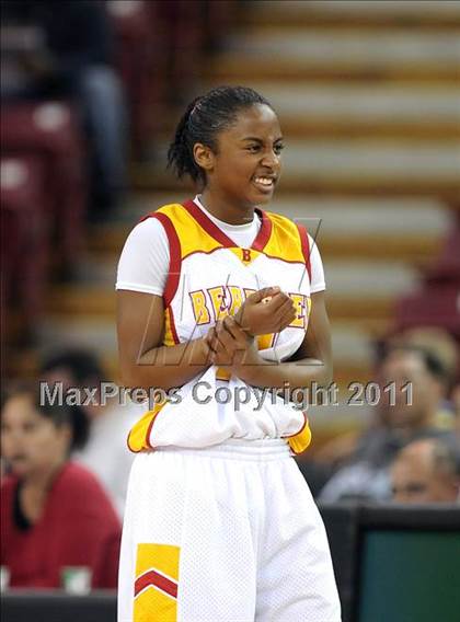 Thumbnail 1 in Mater Dei vs. Berkeley (CIF State D1 Final) photogallery.