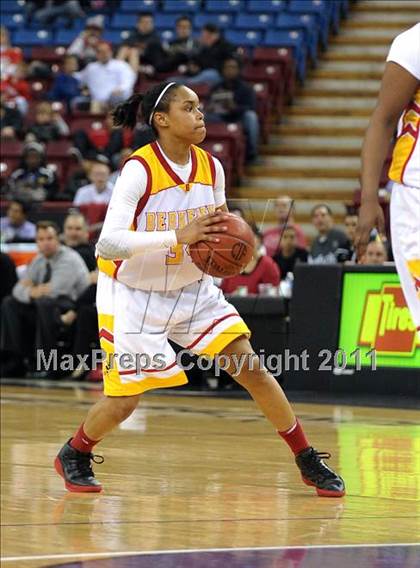 Thumbnail 3 in Mater Dei vs. Berkeley (CIF State D1 Final) photogallery.