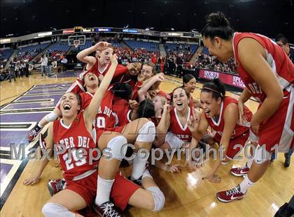 Thumbnail 3 in Mater Dei vs. Berkeley (CIF State D1 Final) photogallery.