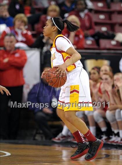 Thumbnail 3 in Mater Dei vs. Berkeley (CIF State D1 Final) photogallery.