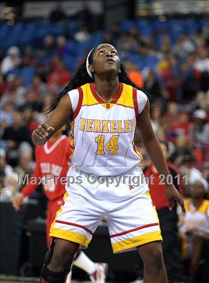 Thumbnail 1 in Mater Dei vs. Berkeley (CIF State D1 Final) photogallery.