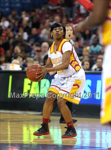 Thumbnail 2 in Mater Dei vs. Berkeley (CIF State D1 Final) photogallery.