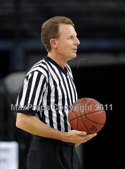 Thumbnail 3 in Mater Dei vs. Berkeley (CIF State D1 Final) photogallery.