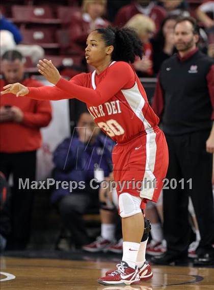 Thumbnail 2 in Mater Dei vs. Berkeley (CIF State D1 Final) photogallery.