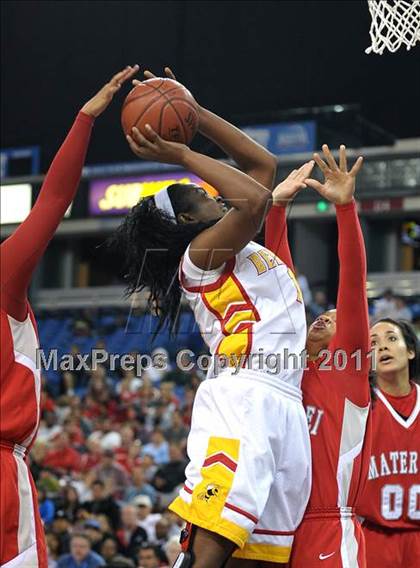 Thumbnail 1 in Mater Dei vs. Berkeley (CIF State D1 Final) photogallery.