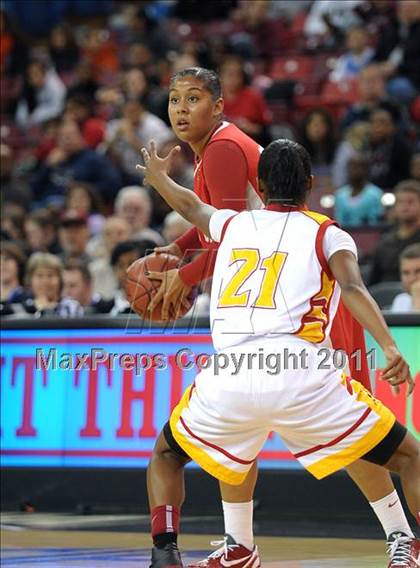 Thumbnail 1 in Mater Dei vs. Berkeley (CIF State D1 Final) photogallery.