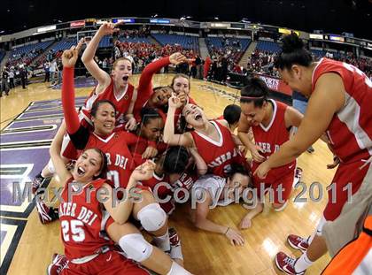 Thumbnail 1 in Mater Dei vs. Berkeley (CIF State D1 Final) photogallery.