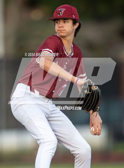 Thumbnail 2 in E.D. White; @ Catholic- B.R. (scrimmage) photogallery.