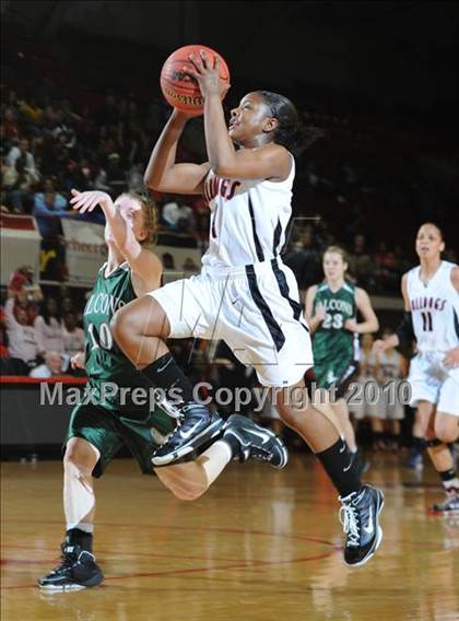 Thumbnail 3 in Butler vs. Green Hope (NCHSAA Class 4A Final) photogallery.