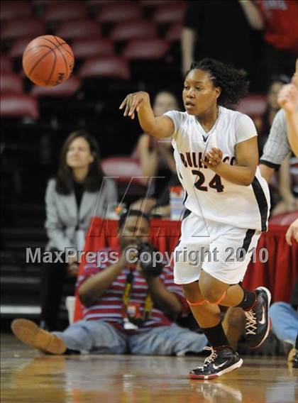 Thumbnail 2 in Butler vs. Green Hope (NCHSAA Class 4A Final) photogallery.