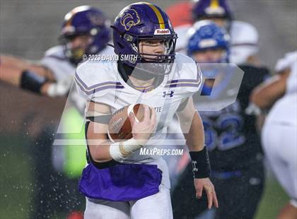 Thumbnail 2 in North Platte vs. Marionville (MSHSAA Class 1 Championship) photogallery.