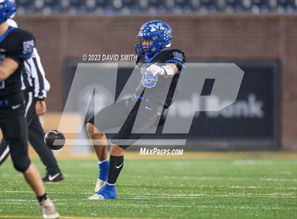 Thumbnail 1 in North Platte vs. Marionville (MSHSAA Class 1 Championship) photogallery.