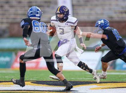 Thumbnail 2 in North Platte vs. Marionville (MSHSAA Class 1 Championship) photogallery.