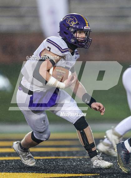 Thumbnail 2 in North Platte vs. Marionville (MSHSAA Class 1 Championship) photogallery.