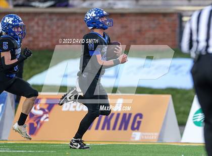 Thumbnail 2 in North Platte vs. Marionville (MSHSAA Class 1 Championship) photogallery.