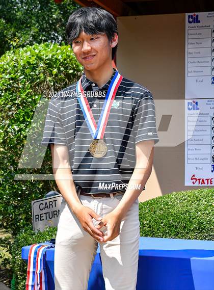Thumbnail 3 in UIL 5A Golf Final Awards photogallery.