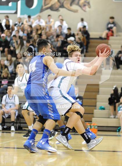 Thumbnail 3 in El Toro @ Aliso Niguel photogallery.