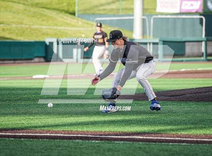 Thumbnail 3 in Orem @ Springville (UHSAA 5A Bracket 1 Round 1) photogallery.