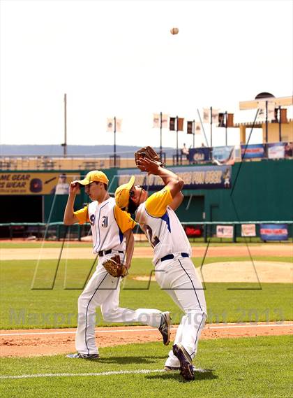 Thumbnail 3 in Johnsonburg vs. Canton (PIAA Class A Final) photogallery.