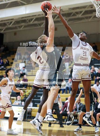 Thumbnail 2 in Lebanon vs. Brebeuf Jesuit Preparatory (IHSAA Class 3A Boys Sectional Round 1) photogallery.