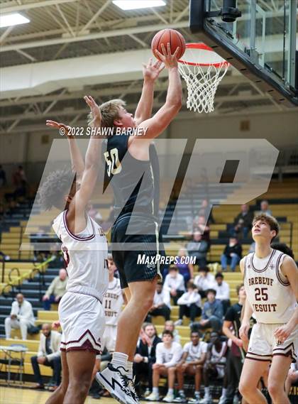 Thumbnail 3 in Lebanon vs. Brebeuf Jesuit Preparatory (IHSAA Class 3A Boys Sectional Round 1) photogallery.