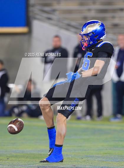 Thumbnail 3 in Centennial vs Santa Margarita (CIF SS Division 1 Final) photogallery.