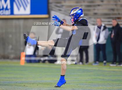 Thumbnail 1 in Centennial vs Santa Margarita (CIF SS Division 1 Final) photogallery.