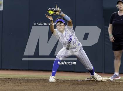 Thumbnail 1 in Melissa vs. Barbers Hill (UIL Softball 5A D1 Final) photogallery.
