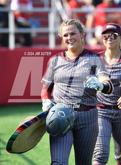 Thumbnail 2 in Columbus vs Hallettsville (UIL 3A Regional Final) Game 2 photogallery.