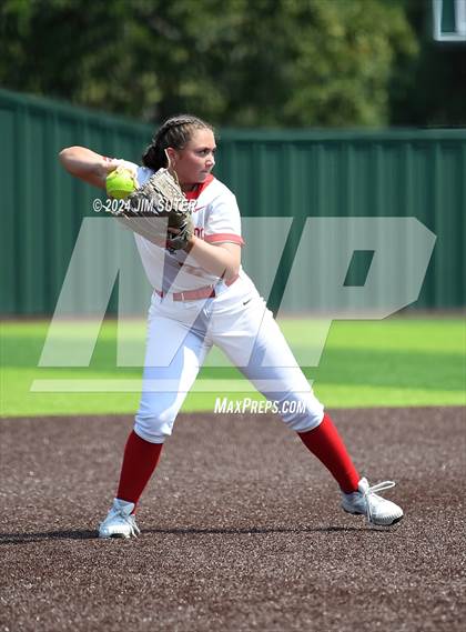 Thumbnail 3 in Columbus vs Hallettsville (UIL 3A Regional Final) Game 2 photogallery.