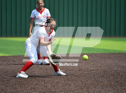 Thumbnail 2 in Columbus vs Hallettsville (UIL 3A Regional Final) Game 2 photogallery.