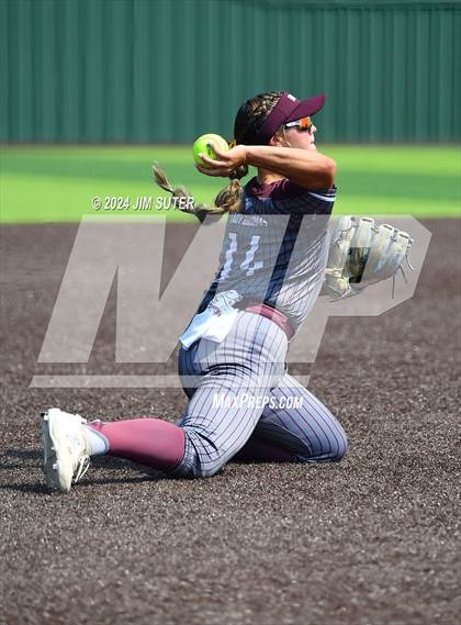Thumbnail 1 in Columbus vs Hallettsville (UIL 3A Regional Final) Game 2 photogallery.