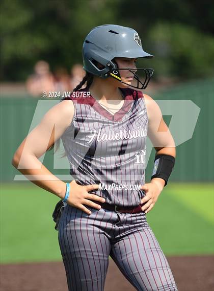 Thumbnail 3 in Columbus vs Hallettsville (UIL 3A Regional Final) Game 2 photogallery.