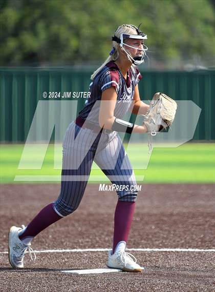 Thumbnail 2 in Columbus vs Hallettsville (UIL 3A Regional Final) Game 2 photogallery.