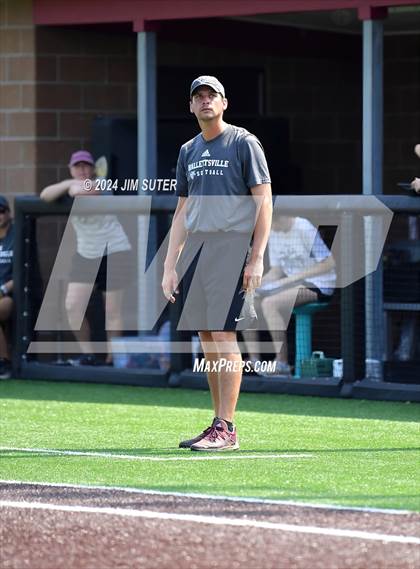 Thumbnail 1 in Columbus vs Hallettsville (UIL 3A Regional Final) Game 2 photogallery.