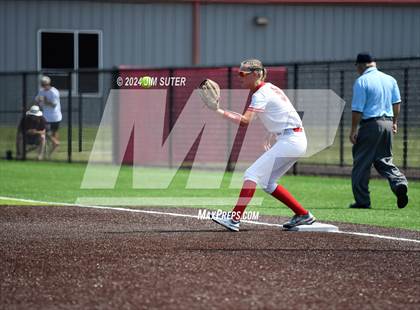 Thumbnail 3 in Columbus vs Hallettsville (UIL 3A Regional Final) Game 2 photogallery.