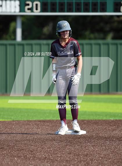 Thumbnail 2 in Columbus vs Hallettsville (UIL 3A Regional Final) Game 2 photogallery.