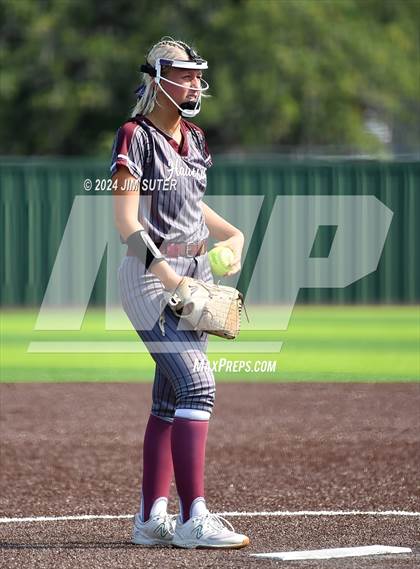 Thumbnail 3 in Columbus vs Hallettsville (UIL 3A Regional Final) Game 2 photogallery.