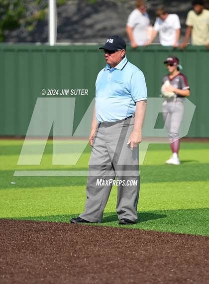 Thumbnail 3 in Columbus vs Hallettsville (UIL 3A Regional Final) Game 2 photogallery.