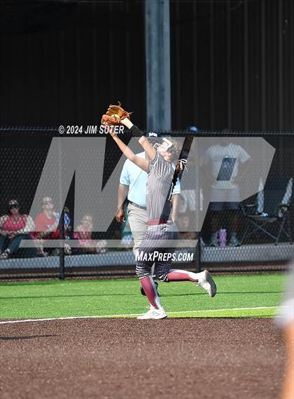 Thumbnail 2 in Columbus vs Hallettsville (UIL 3A Regional Final) Game 2 photogallery.