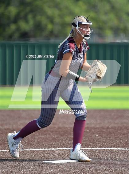 Thumbnail 1 in Columbus vs Hallettsville (UIL 3A Regional Final) Game 2 photogallery.