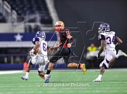 Thumbnail 3 in South Grand Prairie vs. Ryan (UIL 6A Area Playoff) photogallery.