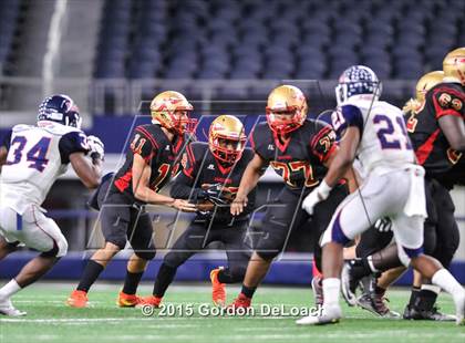 Thumbnail 2 in South Grand Prairie vs. Ryan (UIL 6A Area Playoff) photogallery.