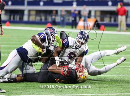 Thumbnail 3 in South Grand Prairie vs. Ryan (UIL 6A Area Playoff) photogallery.