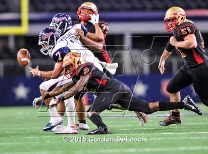 Thumbnail 3 in South Grand Prairie vs. Ryan (UIL 6A Area Playoff) photogallery.