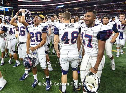 Thumbnail 2 in South Grand Prairie vs. Ryan (UIL 6A Area Playoff) photogallery.