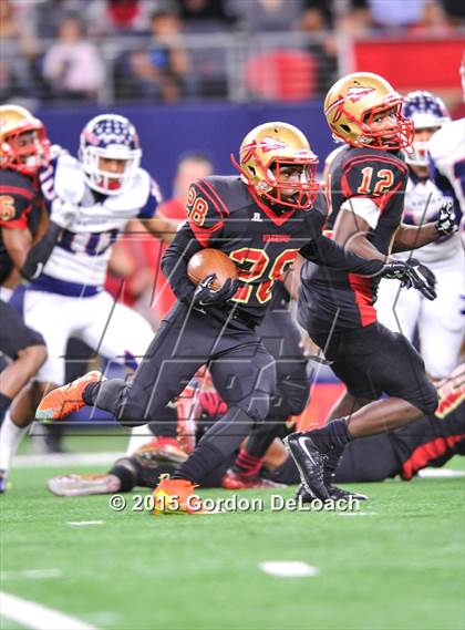 Thumbnail 2 in South Grand Prairie vs. Ryan (UIL 6A Area Playoff) photogallery.