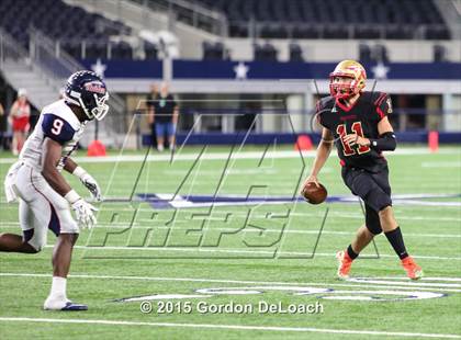 Thumbnail 3 in South Grand Prairie vs. Ryan (UIL 6A Area Playoff) photogallery.
