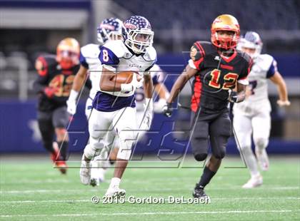 Thumbnail 2 in South Grand Prairie vs. Ryan (UIL 6A Area Playoff) photogallery.